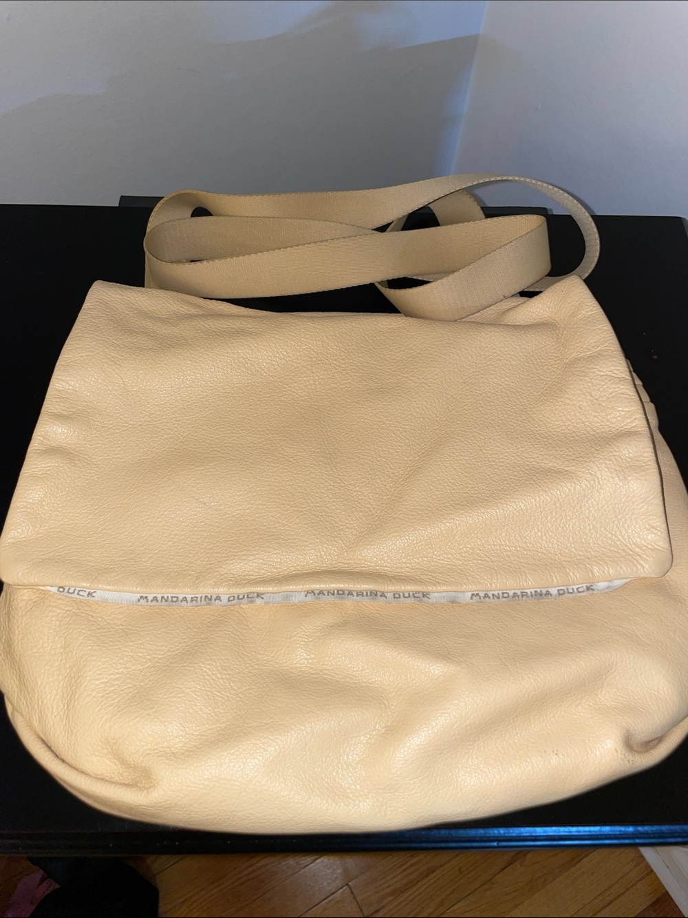 Mandarina Duck butter Leather Crossbody / messenger bag